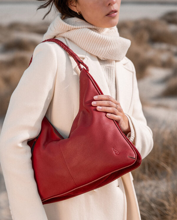 bolso-de-hombro-en-piel-roja