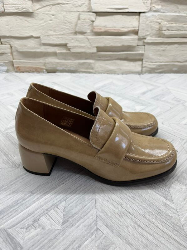 mocasin-charol-piedra-tacon