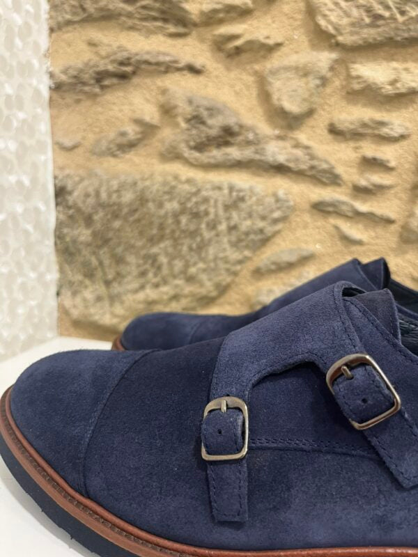 zapato-color-azul-con-doble-hebilla