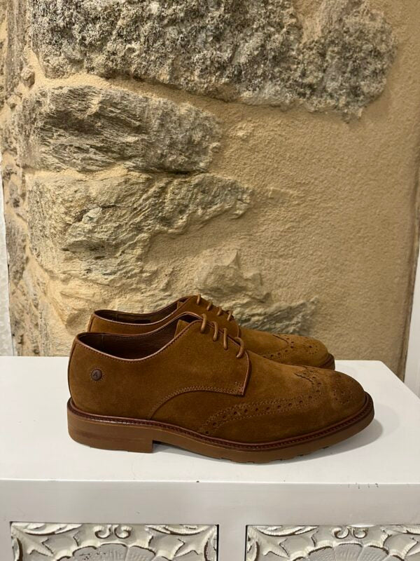 zapato-color-cuero-con-cordones