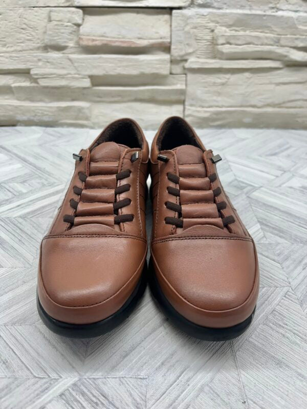 zapato-color-cuero-plano