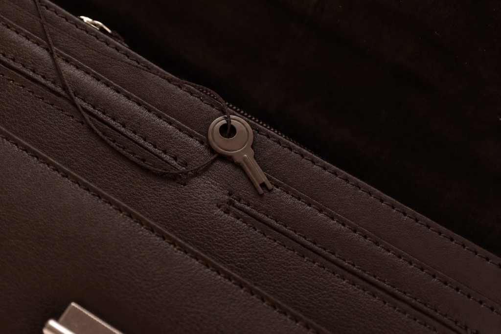 Bolso MARRÓN de mano piel — foto 6