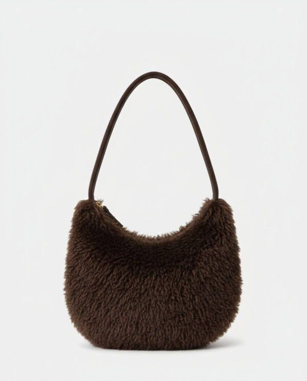 Bolso de hombro de pelo media luna marrón