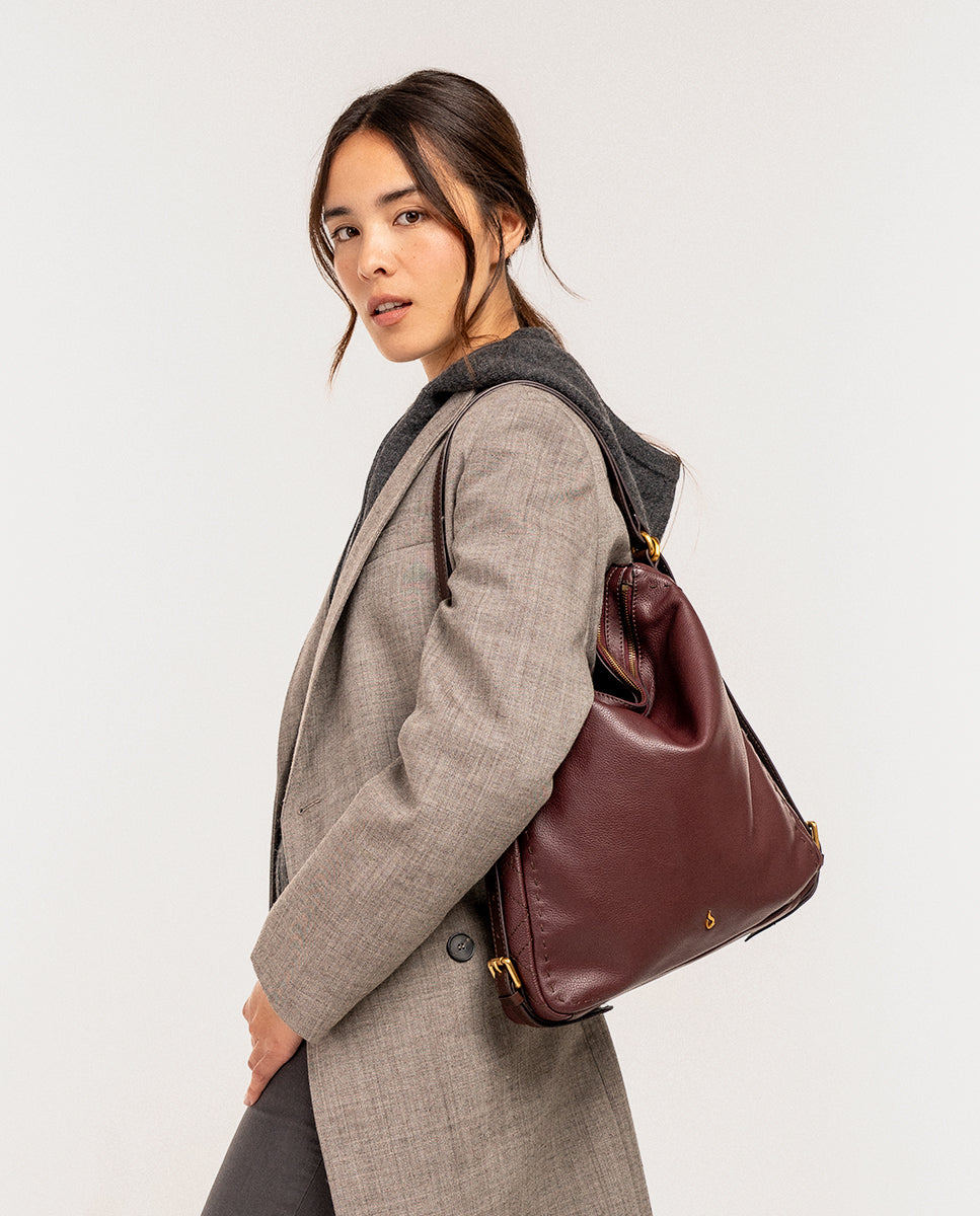 Bolso multifucional en piel burdeos - Imagen 8