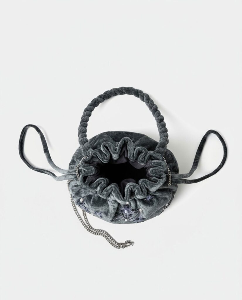 Bolso cubo bordado con cuentas y doble asa gris — foto 3