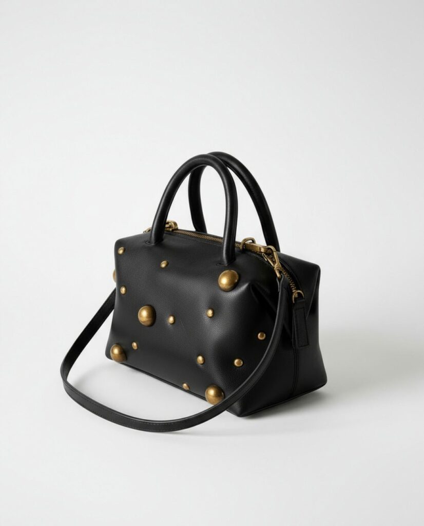 Bolso bowling pequeño con tachuelas negro — foto 3