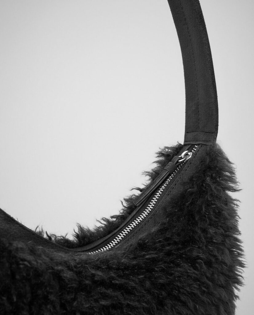 Bolso de hombro de pelo media luna negro — foto 3