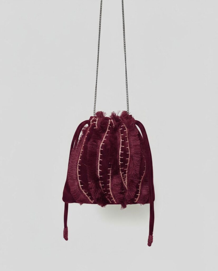 Bolso saco de terciopelo bordado burdeos — foto 2
