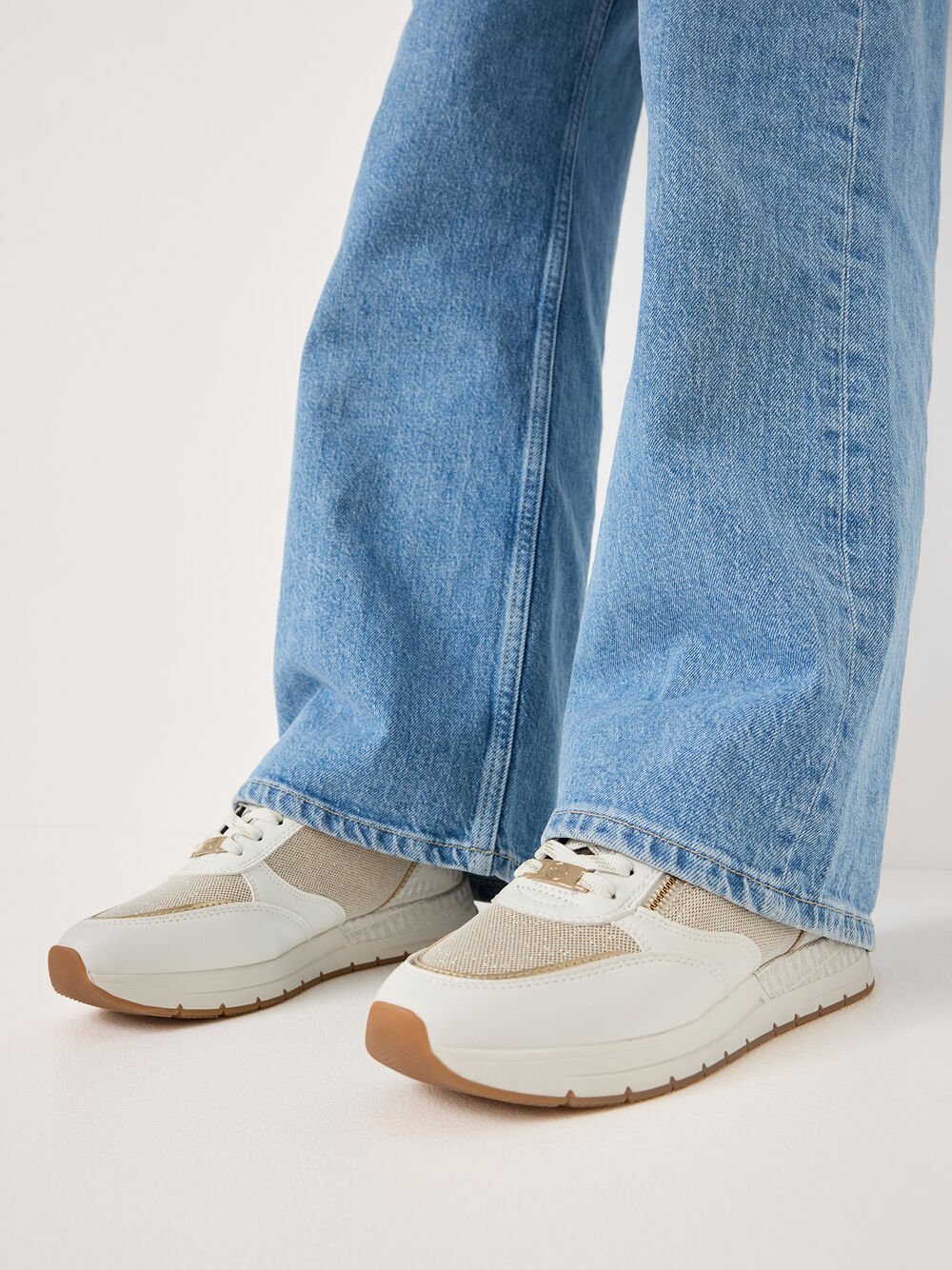 Zapatilla deportiva blanca - Imagen 2