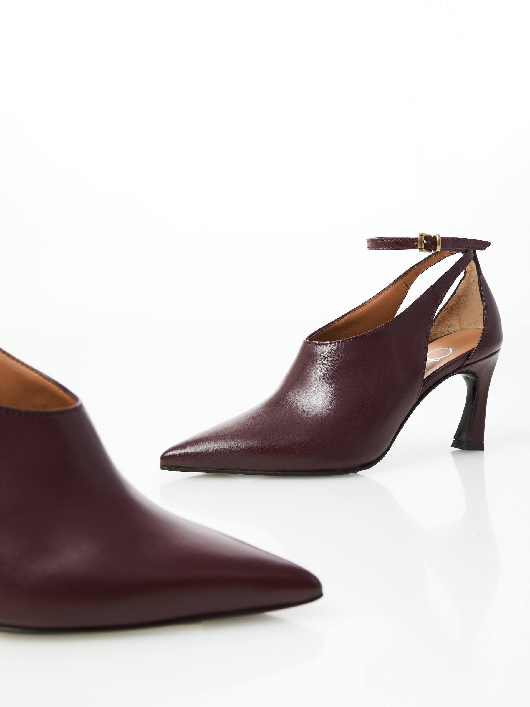 Zapato abotinado burdeos - Imagen 4