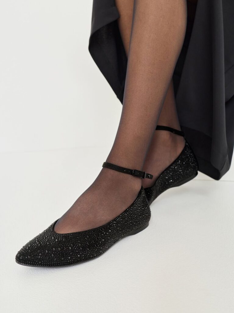 Bailarina NEGRA pedrería — foto 1