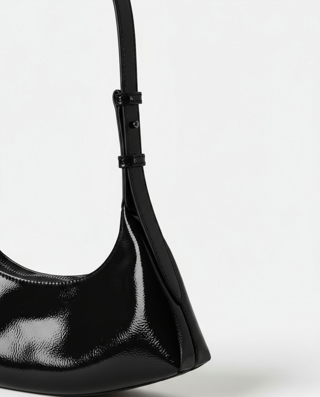 Bolso charol negro media luna - Imagen 4