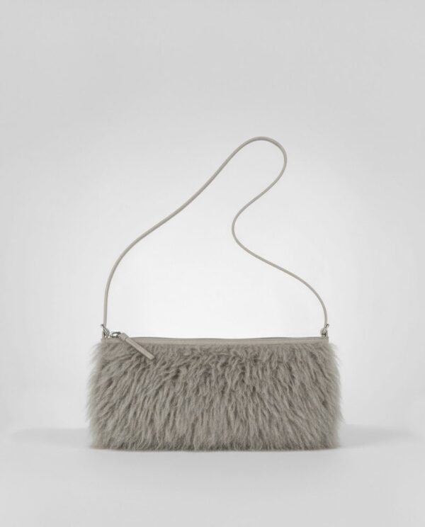 Bolso baguette de pelo gris