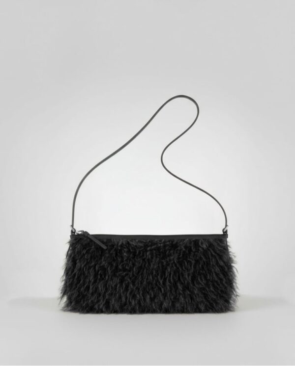 Bolso baguette de pelo negro