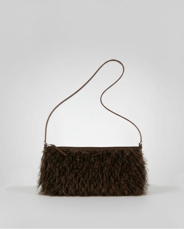 Bolso baguette de pelo marrón